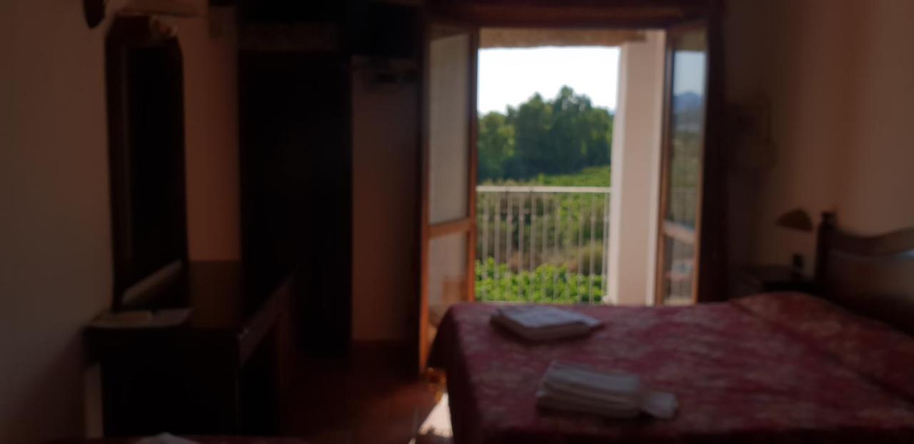 Agriturismo Vermentino Monti エクステリア 写真